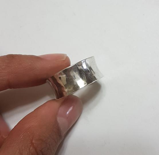 Concave Ring