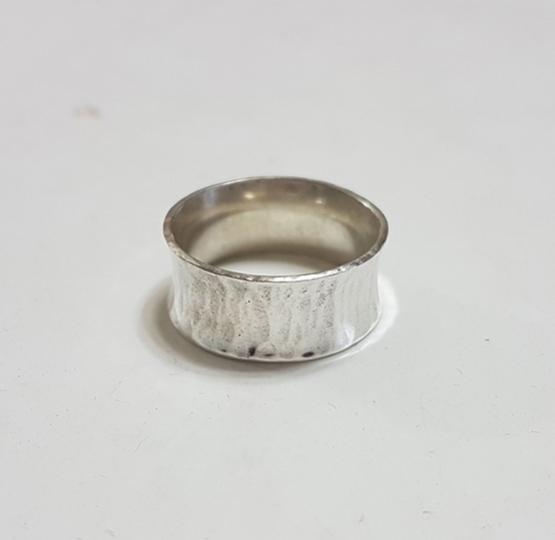 Concave Ring