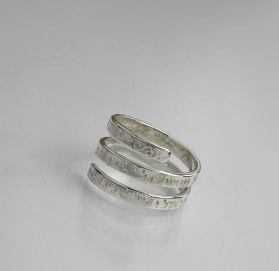 Triple Spiral Ring